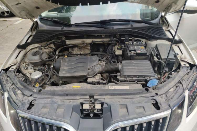 Used Skoda Octavia 2019 1.5L Automatic SmartDrive Comfort Edition China VI Standard Engine Bay