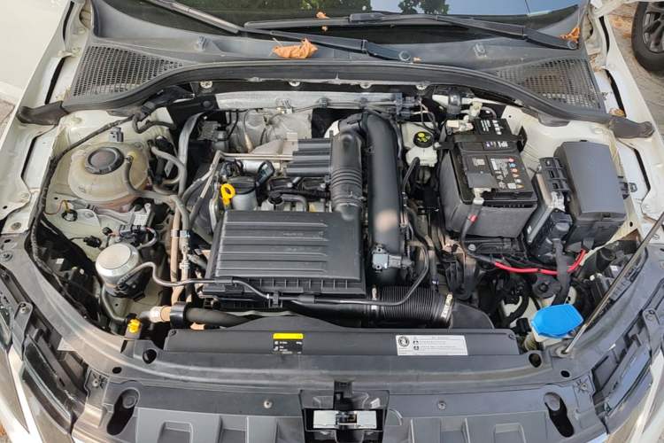 Used Skoda Octavia 2019 TSI230 DSG Smart & Comfort Edition China VI Standard Engine Bay