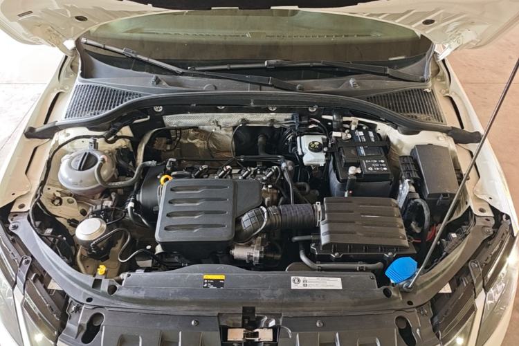 Used Skoda Octavia 2019 1.5L Automatic Smart Drive Luxury Edition China VI Standard Engine Bay