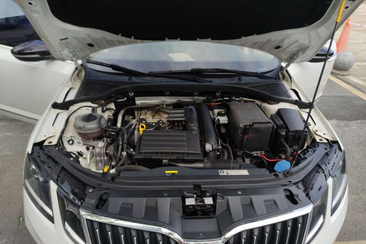 Used Skoda Octavia 2019 TSI280 DSG SmartDrive Luxury Edition China V Standard Engine Bay