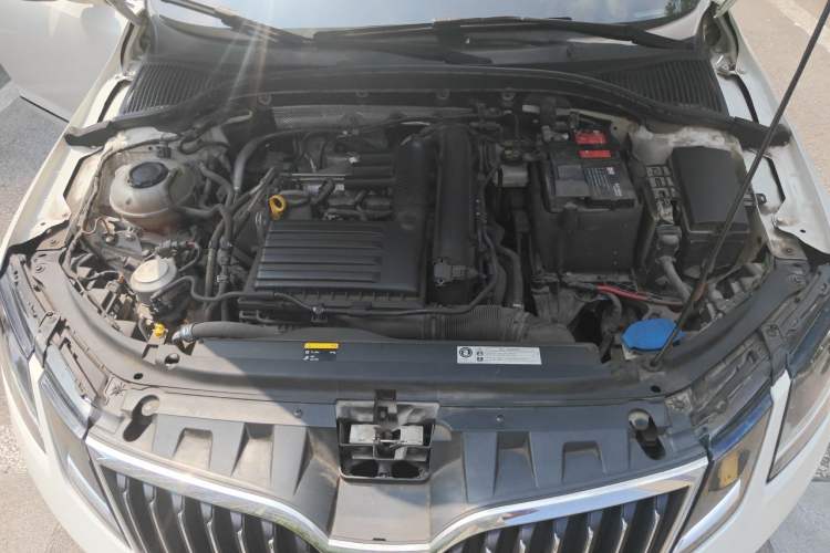 Used Skoda Octavia 2019 TSI280 DSG SmartDrive Luxury Edition China VI Engine Bay