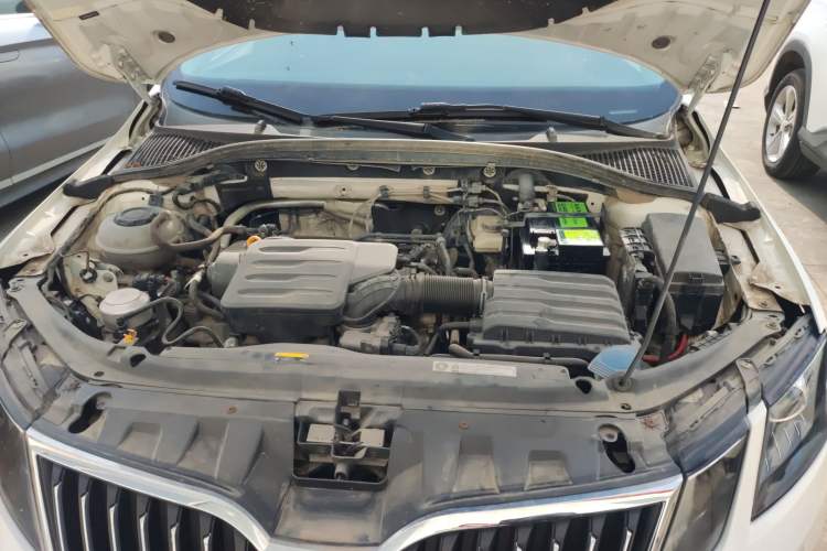 Used Skoda Octavia 2019 1.5L Automatic SmartDrive Comfort Edition China VI Standard Engine Bay