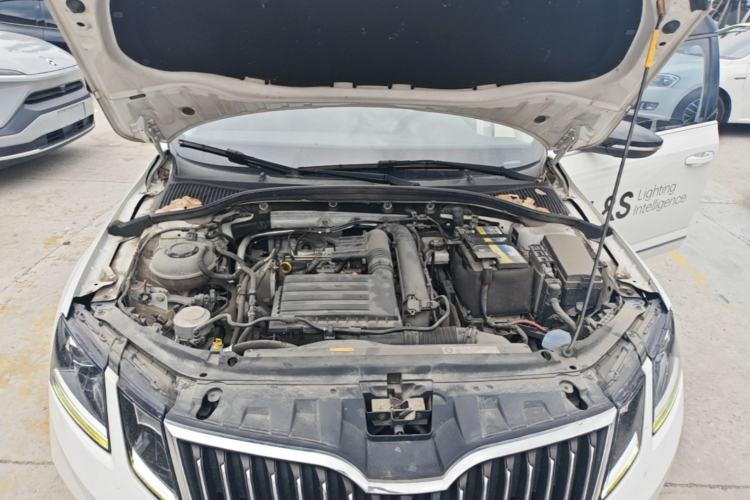 Used Skoda Octavia 2019 TSI280 DSG SmartDrive Luxury Edition China VI Engine Bay