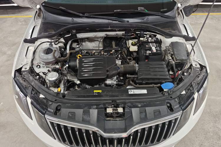 Used Skoda Octavia 2019 1.5L Automatic SmartDrive Comfort Edition China VI Standard Engine Bay