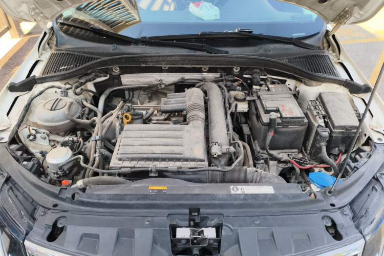 Used Skoda Octavia 2019 TSI280 DSG Luxury Edition Station Wagon China VI Standard Engine Bay