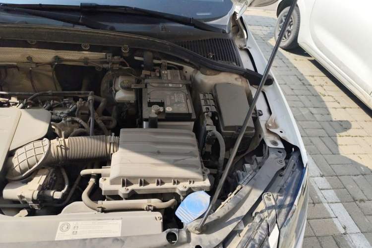 Used Skoda Octavia 2019 1.5L Manual SmartDrive Luxury Edition China VI Standard Engine Bay Left