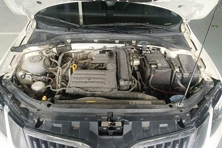 Used Skoda Octavia 2019 TSI230 DSG SmartDrive Luxury Edition China VI Engine Bay