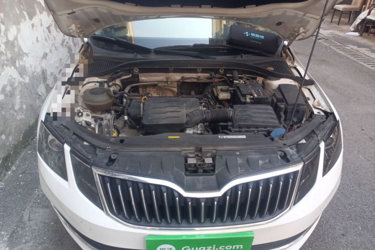 Used Skoda Octavia 2019 1.5L Automatic Smart Drive Luxury Edition China VI Standard Engine Bay