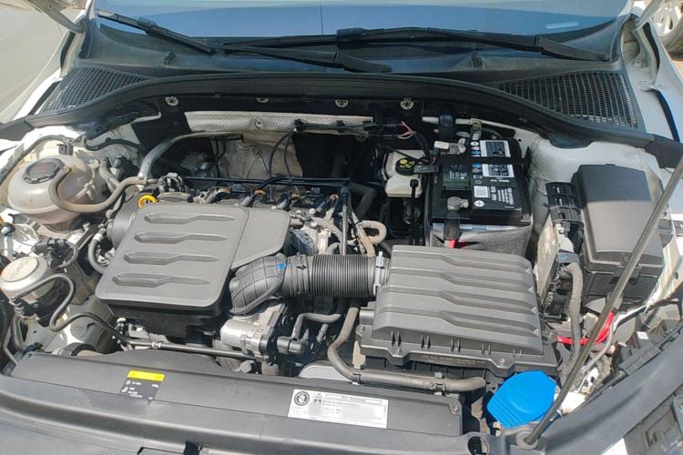 Used Skoda Octavia 2019 1.5L Automatic Smart Drive Luxury Edition China VI Standard Engine Bay