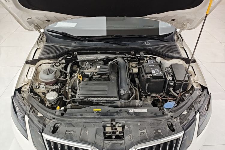 Used Skoda Octavia 2019 TSI230 DSG Smart & Comfort Edition China VI Standard Engine Bay