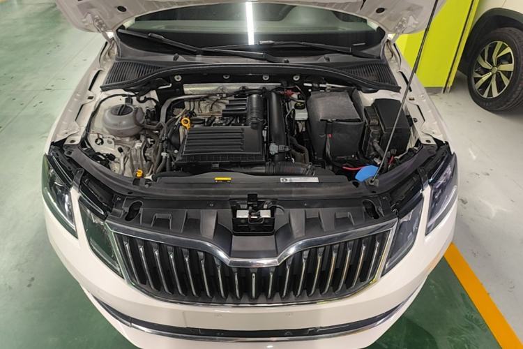 Used Skoda Octavia 2019 TSI280 DSG SmartDrive Luxury Edition China V Standard Engine Bay