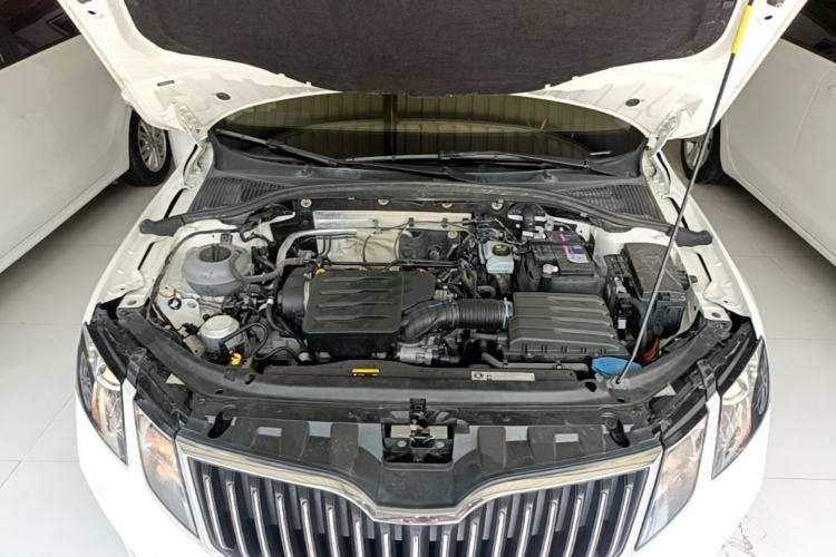 Used Skoda Octavia 2019 1.5L Automatic SmartDrive Comfort Edition China VI Standard Engine Bay