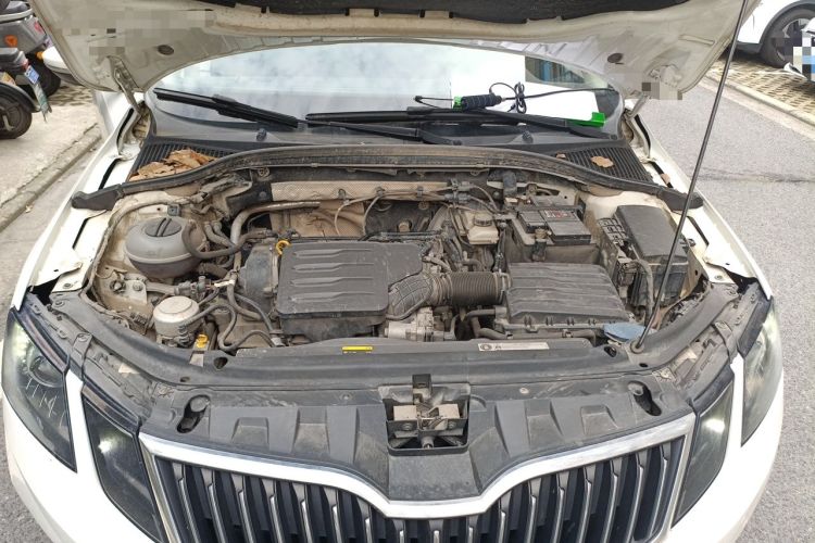 Used Skoda Octavia 2019 1.5L Automatic Smart Drive Luxury Edition China VI Standard Engine Bay