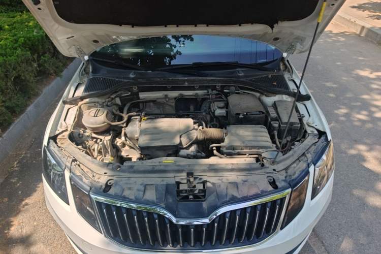 Used Skoda Octavia 2019 1.5L Automatic Comfort Edition Engine Bay