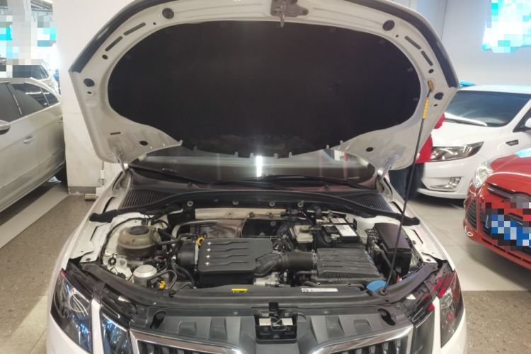 Used Skoda Octavia 2019 1.5L Automatic Smart Drive Luxury Edition China VI Standard Engine Bay