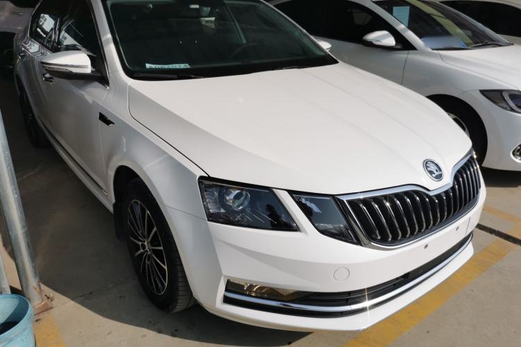 Used Skoda Octavia 2019 1.5L Automatic Luxury Edition Exterior 1