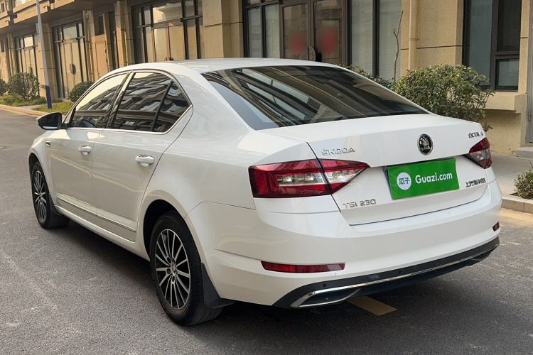 Used Skoda Octavia 2019 TSI230 DSG Luxury Edition Exterior 1