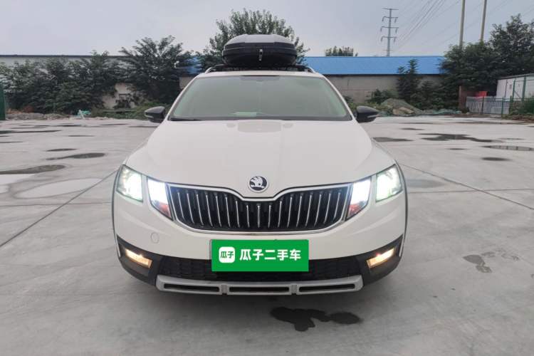 Used Skoda Octavia 2019 Station Wagon TSI230 DSG Luxury Edition China VI Standard Exterior 1