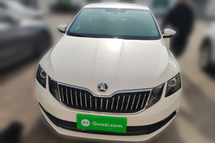 Used Skoda Octavia 2019 1.5L Automatic SmartDrive Comfort Edition China VI Standard Exterior 1