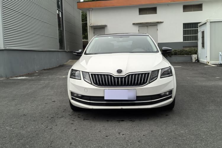 Used Skoda Octavia 2019 TSI280 DSG SmartDrive Luxury Edition China VI Exterior 1