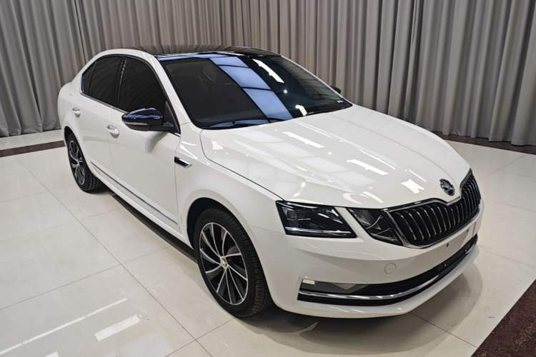 Used Skoda Octavia 2019 TSI280 DSG Luxury Edition Exterior 1