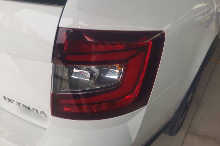 Used Skoda Octavia 2019 TSI280 DSG Luxury Edition Station Wagon China VI Standard Exterior 1