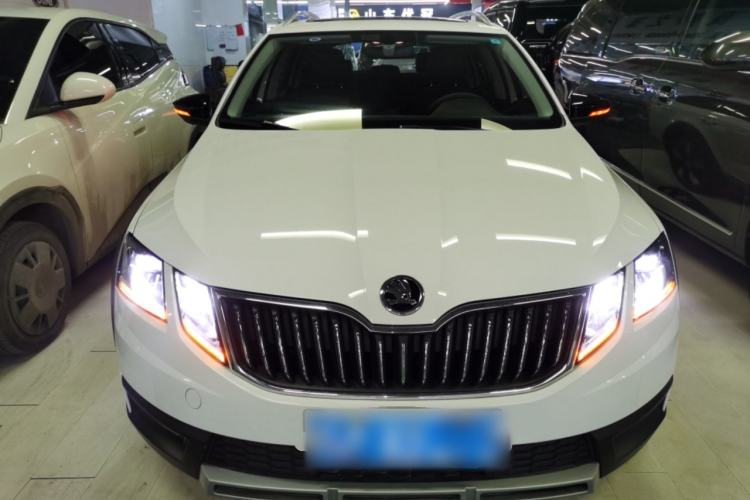 Used Skoda Octavia 2019 TSI280 DSG Luxury Edition Station Wagon China VI Standard Exterior 1