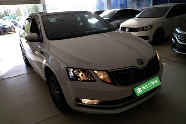 Used Skoda Octavia 2019 TSI230 DSG Luxury Edition Exterior 1