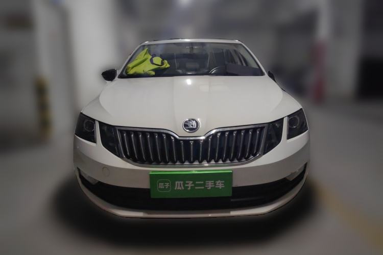 Used Skoda Octavia 2019 TSI230 DSG Smart & Comfort Edition China VI Standard Exterior 1