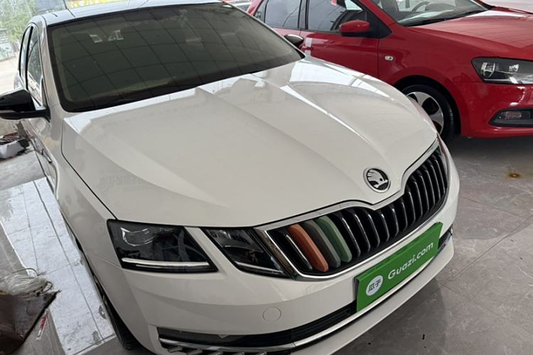 Used Skoda Octavia 2019 TSI280 DSG Luxury Edition Exterior 2