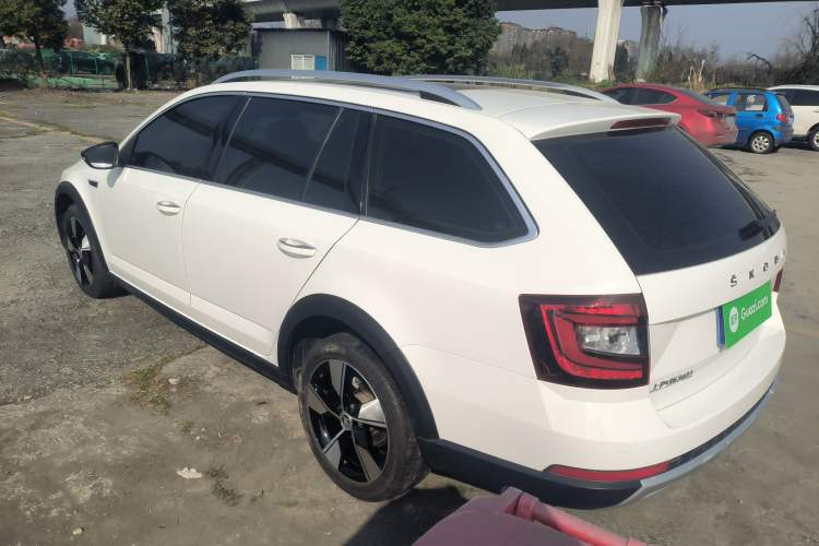 Used Skoda Octavia 2019 TSI280 DSG Luxury Edition Station Wagon China VI Standard Exterior 2