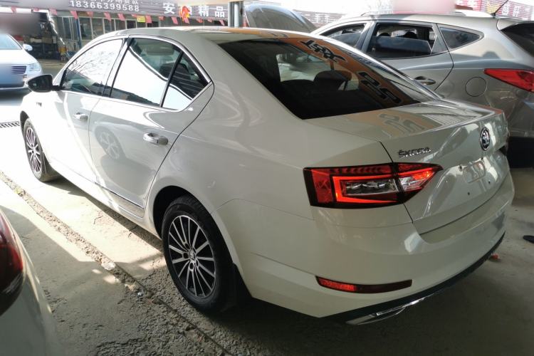 Used Skoda Octavia 2019 1.5L Automatic Luxury Edition Exterior 2