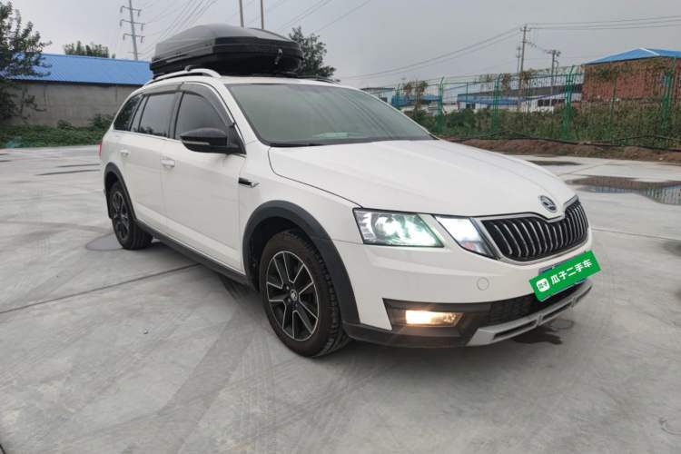Used Skoda Octavia 2019 Station Wagon TSI230 DSG Luxury Edition China VI Standard Exterior 2