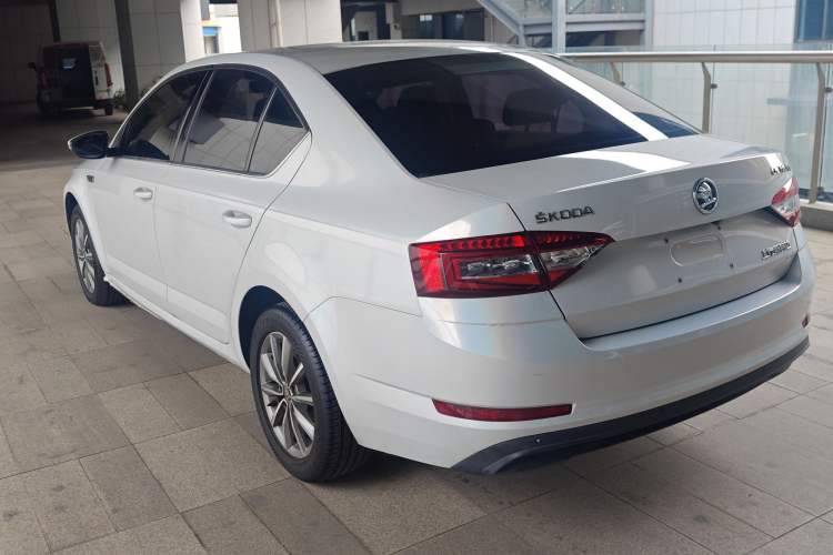 Used Skoda Octavia 2019 TSI230 DSG SmartDrive Comfort Edition China V Standard Exterior 2