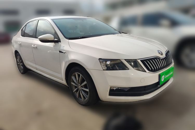 Used Skoda Octavia 2019 1.5L Automatic SmartDrive Comfort Edition China VI Standard Exterior 2