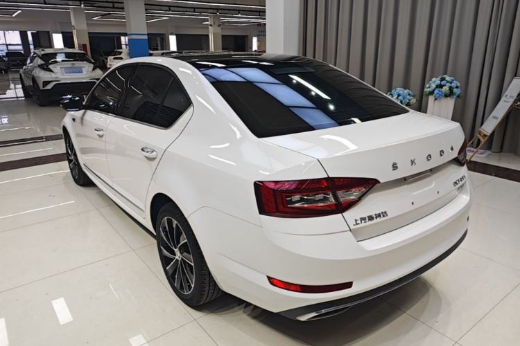 Used Skoda Octavia 2019 TSI280 DSG Luxury Edition Exterior 2