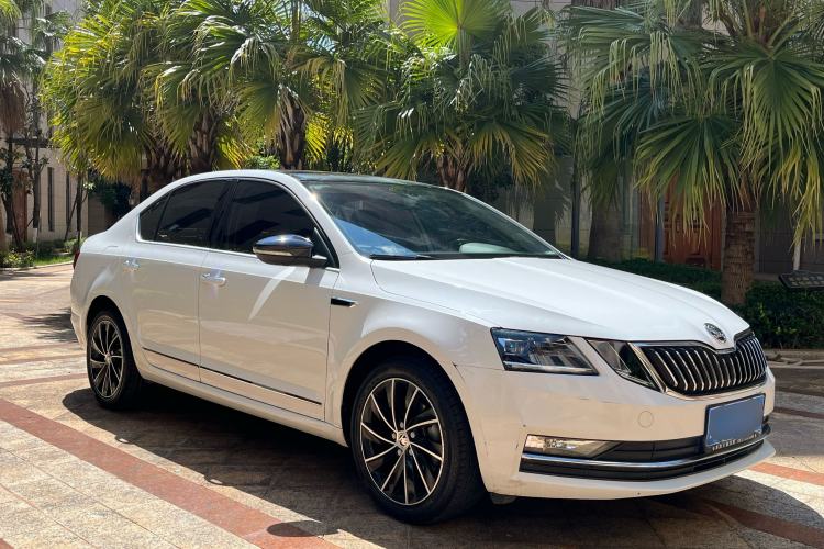 Used Skoda Octavia 2019 TSI280 DSG SmartDrive Luxury Edition China VI Exterior 2