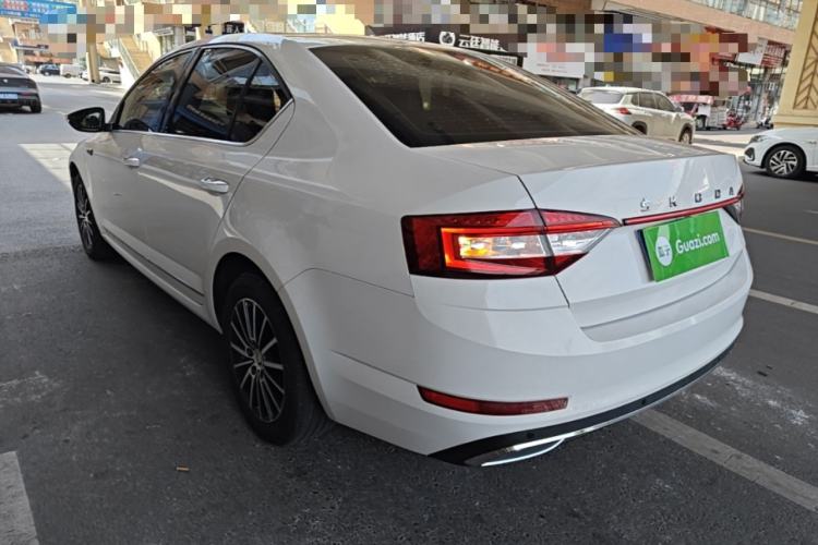 Used Skoda Octavia 2019 1.5L Automatic Smart Drive Luxury Edition China VI Standard Exterior 2
