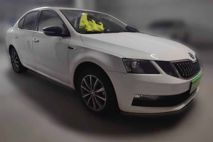 Used Skoda Octavia 2019 TSI230 DSG Smart & Comfort Edition China VI Standard Exterior 2