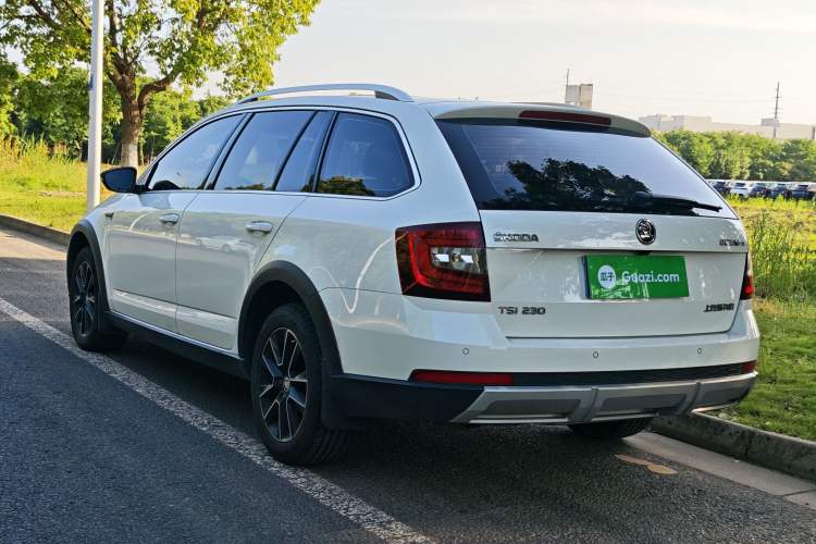 Used Skoda Octavia 2019 TSI230 DSG Luxury Edition Station Wagon China V Standard Exterior 3