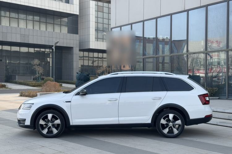 Used Skoda Octavia 2019 TSI280 DSG Luxury Edition Station Wagon China VI Standard Exterior 3