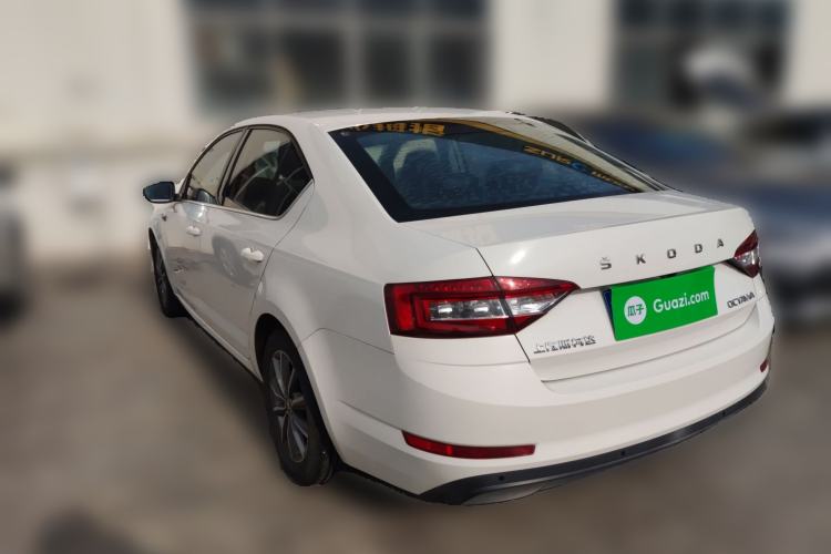 Used Skoda Octavia 2019 1.5L Automatic SmartDrive Comfort Edition China VI Standard Exterior 3