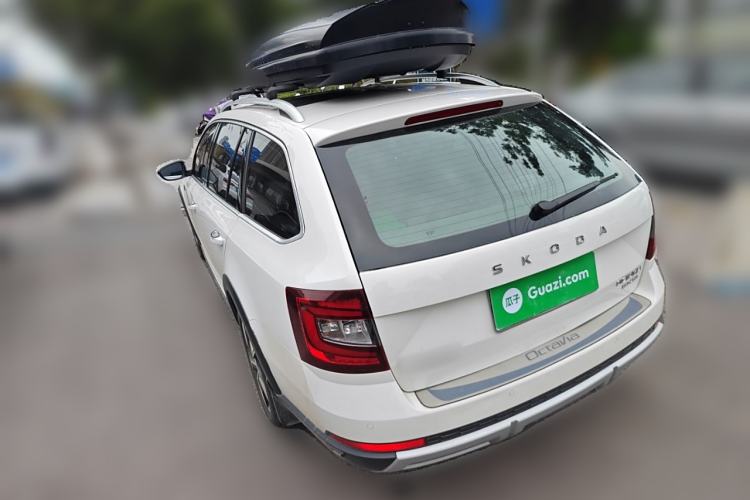 Used Skoda Octavia 2019 TSI280 DSG Luxury Edition Station Wagon China VI Standard Exterior 3