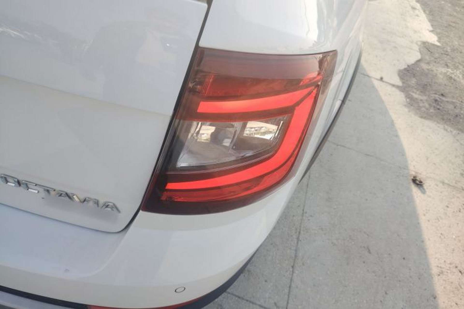 Used Skoda Octavia 2019 TSI280 DSG Luxury Edition Station Wagon China VI Standard Exterior 3