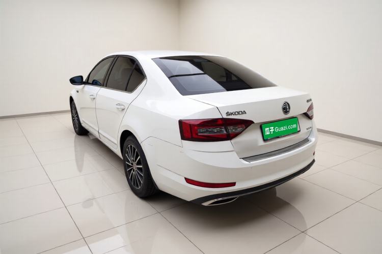 Used Skoda Octavia 2019 TSI230 DSG Comfort Edition Exterior 3