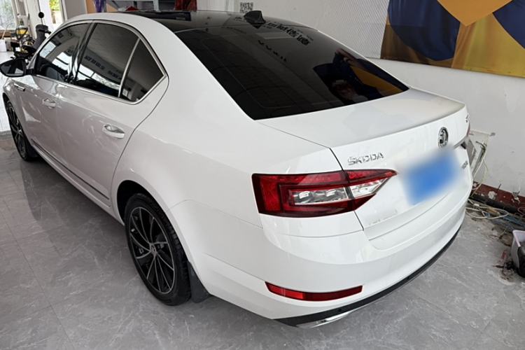 Used Skoda Octavia 2019 TSI280 DSG Luxury Edition Exterior 4