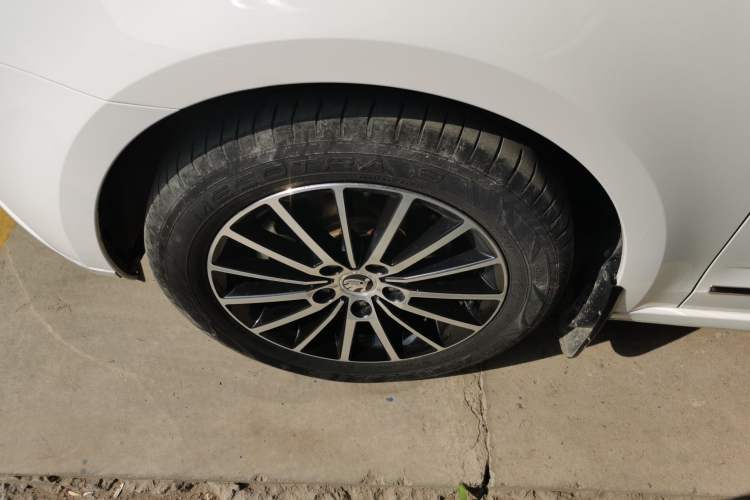 Used Skoda Octavia 2019 1.5L Automatic Luxury Edition Exterior 4