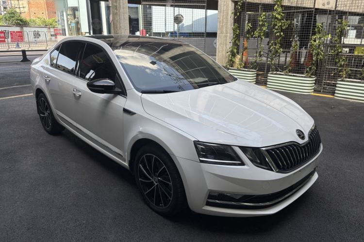 Used Skoda Octavia 2019 TSI280 DSG SmartDrive Luxury Edition China V Standard Exterior 4