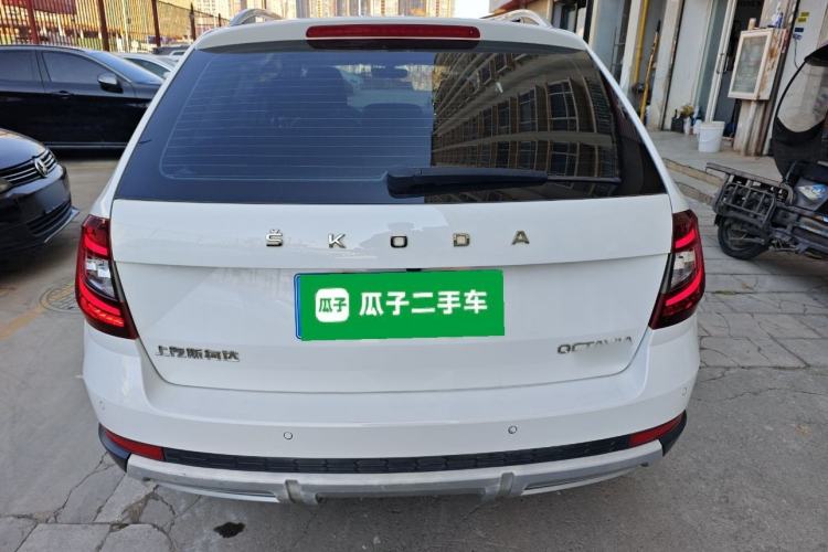 Used Skoda Octavia 2019 TSI280 DSG Luxury Edition Station Wagon China VI Standard Exterior 4