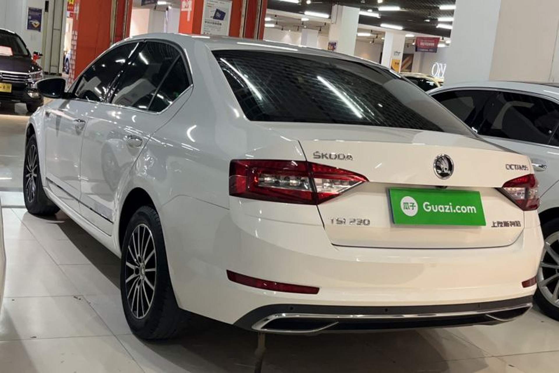 Used Skoda Octavia 2019 TSI230 DSG Luxury Edition Exterior 4